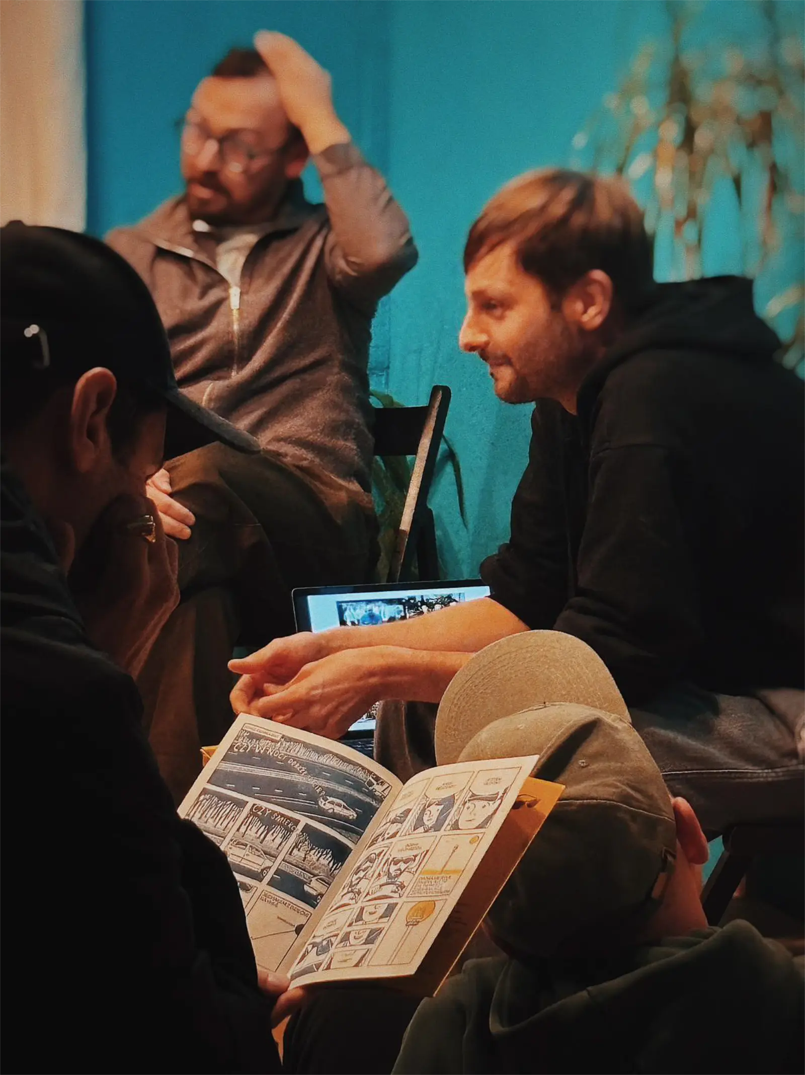 Premiere of the zine. The meeting leader and the author of the comic book.